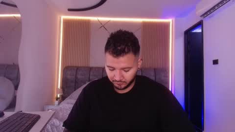 MIKEE online show from March 30, 3:07 am