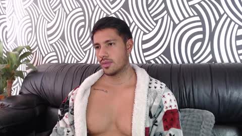 AARON online show from December 6, 12:16 pm