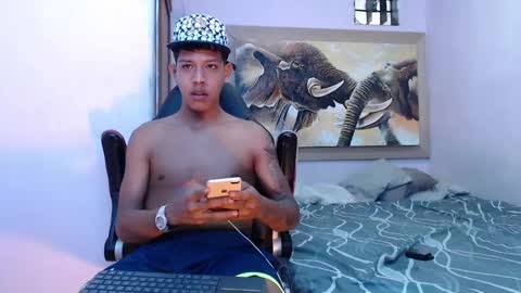 Snapshot of mr_stiven_ chatting on March 6, 6:41 am mr_stiven_ online show from March 6, 6:41 am