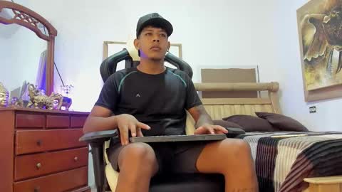 mr_stiven_ online show from March 15, 2:50 am