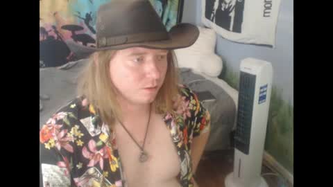 mr_strawberry online show from April 8, 6:52 pm