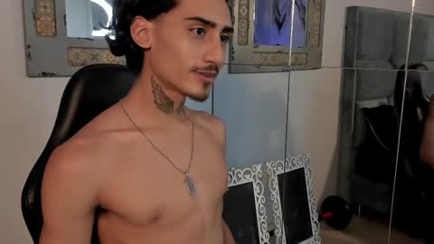 Snapshot of mr_strike chatting on October 27, 2:37 am MR online show from October 27, 2:37 am