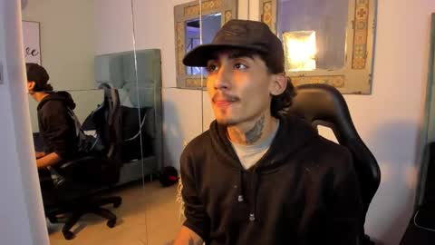 Snapshot of mr_strike chatting on November 4, 2:54 am MR online show from November 4, 2:54 am