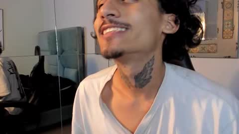 Snapshot of mr_strike chatting on November 5, 2:44 am MR online show from November 5, 2:44 am