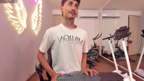 Snapshot of mr_strike chatting on November 8, 3:07 am MR online show from November 8, 3:07 am