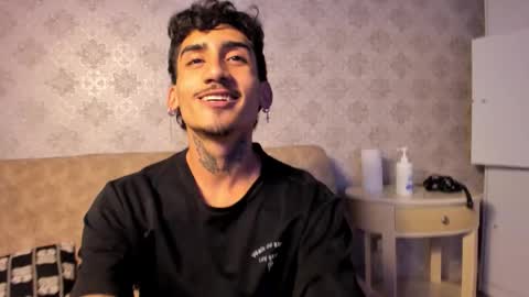 Snapshot of mr_strike chatting on November 13, 3:05 am MR online show from November 13, 3:05 am