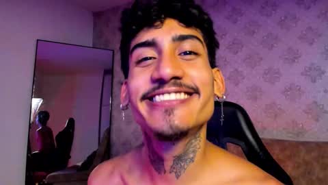 Snapshot of mr_strike chatting on November 21, 3:05 am MR online show from November 21, 3:05 am