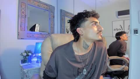 Snapshot of mr_strike chatting on December 1, 3:33 am MR online show from December 1, 3:33 am