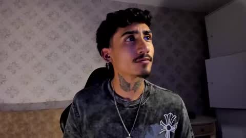 Snapshot of mr_strike chatting on December 3, 3:03 am MR online show from December 3, 3:03 am