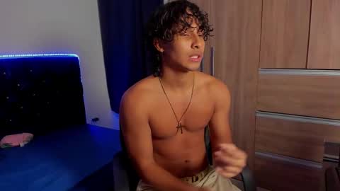 Snapshot of mr_twix01 chatting on October 20, 4:57 am Diego online show from October 20, 4:57 am