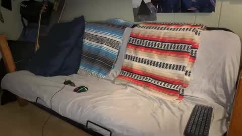 Snapshot of mr_valdor chatting on October 20, 2:01 am Valdor online show from October 20, 2:01 am