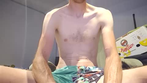 mrbigcock4206980 online show from May 26, 4:14 pm