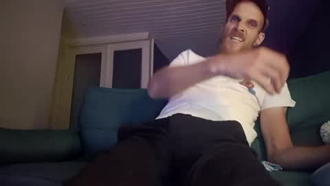 mrbigcock4206980 online show from August 6, 9:39 pm