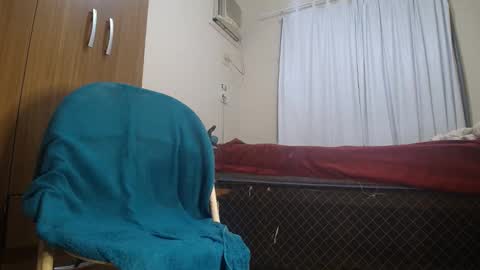 Snapshot of mrbrown_strong chatting on February 22, 11:58 pm mr brown online show from February 22, 11:58 pm