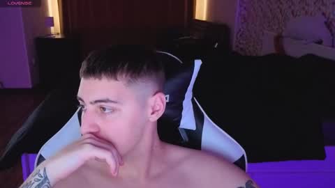 Snapshot of mrburnn chatting on October 30, 8:27 am Mad online show from October 30, 8:27 am