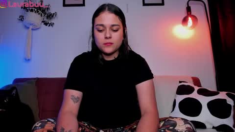 Laura online show from December 4, 11:02 pm