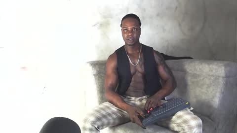 Snapshot of mrbyronstallion chatting on October 13, 1:11 pm byron online show from October 13, 1:11 pm