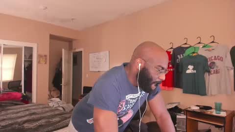 Snapshot of mrchuckdailyxxx chatting on November 6, 1:45 pm Chuck Daily online show from November 6, 1:45 pm