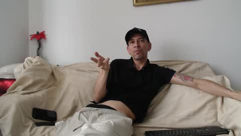 Snapshot of mrcock_col chatting on March 31, 9:15 pm mrcock_col online show from March 31, 9:15 pm