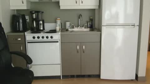 Snapshot of mrf388 chatting on March 15, 11:22 pm IwantU2WatchME online show from March 15, 11:22 pm