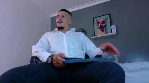 Mr Fox online show from March 21, 7:28 pm