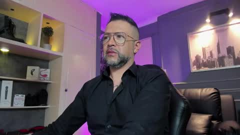 MrFrank. online show from February 9, 10:30 am