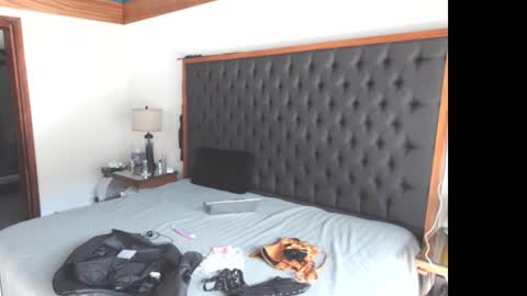 Snapshot of mrfuntime4you chatting on February 25, 8:51 pm MrFunTimeforYou online show from February 25, 8:51 pm