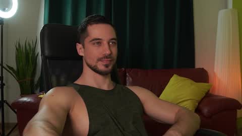 Snapshot of mrgreeneyes01 chatting on January 13, 7:19 pm juan luis online show from January 13, 7:19 pm