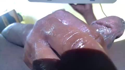 Snapshot of mrgsm975 chatting on October 23, 5:07 am GSpotMassager online show from October 23, 5:07 am