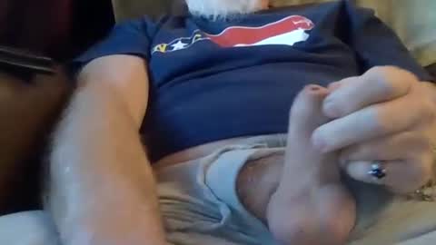 mrhollar online show from December 8, 12:52 pm