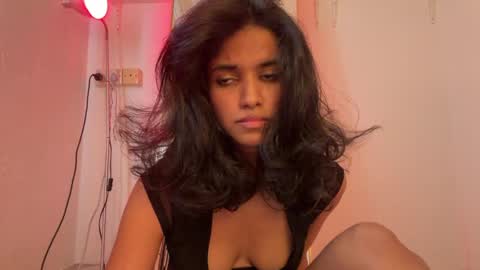 Snapshot of mriea_ chatting on June 3, 3:42 am mriea_ online show from June 3, 3:42 am