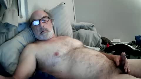 Snapshot of mrjames59 chatting on January 4, 9:32 am mrjames59 online show from January 4, 9:32 am