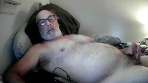 Snapshot of mrjames59 chatting on October 12, 3:33 pm mrjames59 online show from October 12, 3:33 pm
