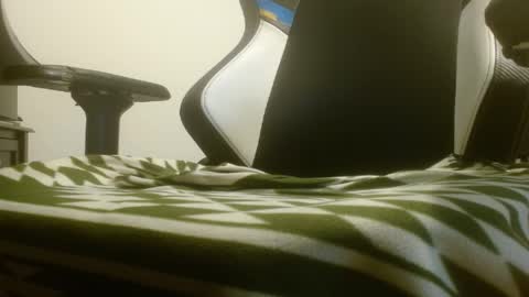 Snapshot of mrkazusa chatting on May 11, 3:40 pm mrkazusa online show from May 11, 3:40 pm