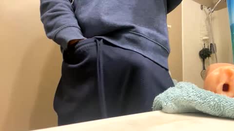 Snapshot of mrmeltyourheart chatting on December 20, 3:35 am James online show from December 20, 3:35 am