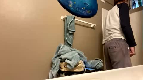 Snapshot of mrmeltyourheart chatting on December 21, 2:46 pm James online show from December 21, 2:46 pm