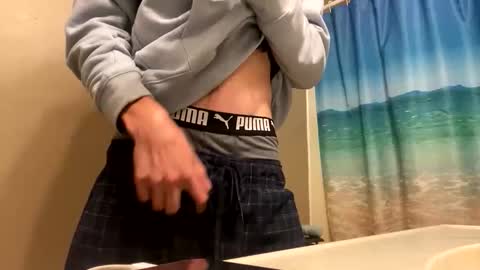 Snapshot of mrmeltyourheart chatting on February 20, 1:35 am James online show from February 20, 1:35 am