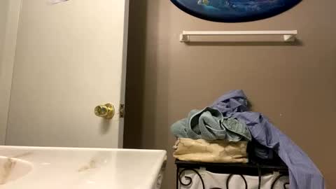 Snapshot of mrmeltyourheart chatting on February 27, 4:45 am James online show from February 27, 4:45 am