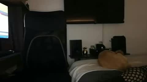 Snapshot of mrmiss_dannys chatting on March 1, 6:13 am mrmiss_dannys online show from March 1, 6:13 am
