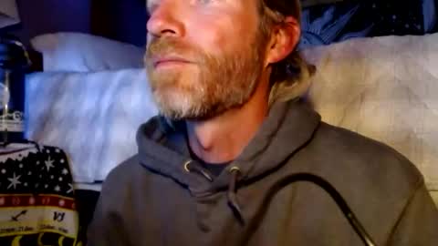 mrmister321 online show from October 25, 4:31 am