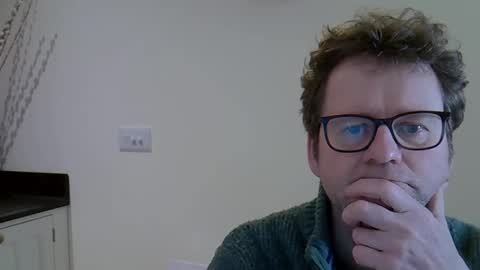 Snapshot of mrpaperstones chatting on February 25, 9:53 am Mr Paper Stones online show from February 25, 9:53 am