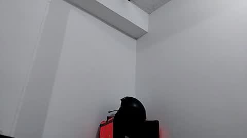 Snapshot of mrpassion3 chatting on February 23, 4:54 am mrpassion3 online show from February 23, 4:54 am