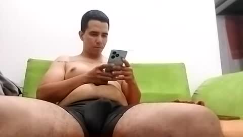 Snapshot of mrpassion3 chatting on February 25, 4:44 am mrpassion3 online show from February 25, 4:44 am