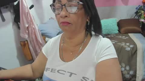 mrs_mommy online show from June 16, 6:32 pm