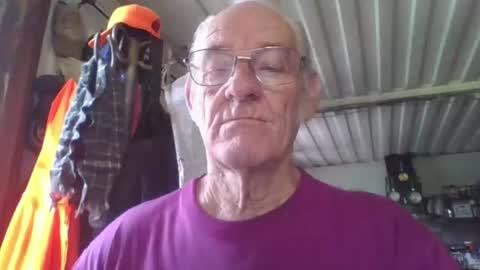 Chuck online show from July 19, 3:49 pm