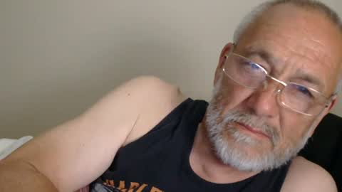 Snapshot of mrtease5 chatting on July 15, 3:34 am mrtease5 online show from July 15, 3:34 am