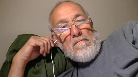 Snapshot of mrtease5 chatting on August 2, 9:57 pm mrtease5 online show from August 2, 9:57 pm