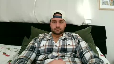 mrthickly818 online show from February 24, 2:26 pm