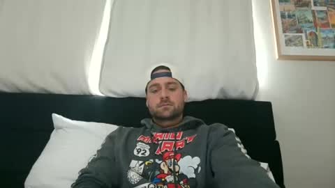 Snapshot of mrthickly818 chatting on March 17, 1:14 pm mrthickly818 online show from March 17, 1:14 pm