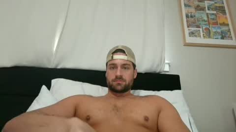 Snapshot of mrthickly818 chatting on March 26, 2:44 pm mrthickly818 online show from March 26, 2:44 pm